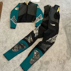 VTG Slippery When Wet Performance Freestyle Wetsuit, Sz M, Full Body 2 Pc retro